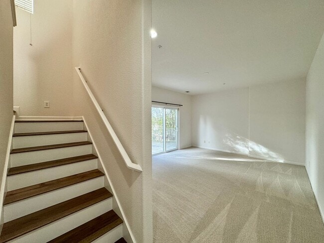 Building Photo - TENTATIVELY RENTED 3 Bedrooms, 2 1/2 Bathrooms, Serene Napa Setting