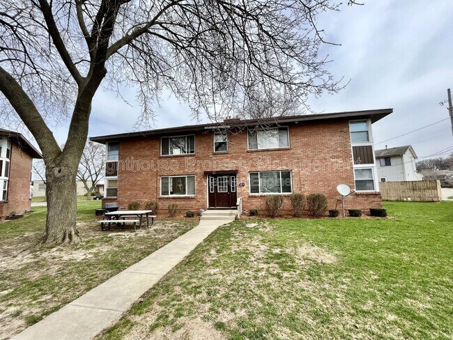 Building Photo - 1215 Ottillia St SE
