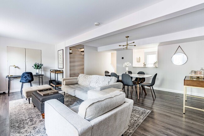 Building Photo - 1708 Ithaca Ln