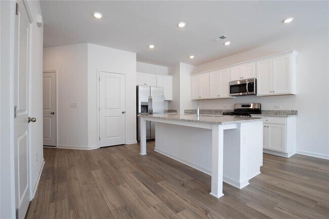 Building Photo - 2425 Livi Ln
