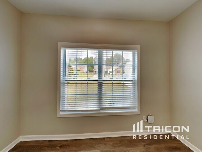 Building Photo - 359 Oakhaven Way