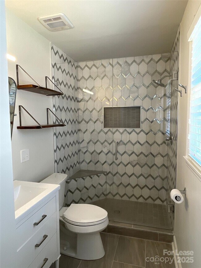 Building Photo - 3917 Kitley Pl