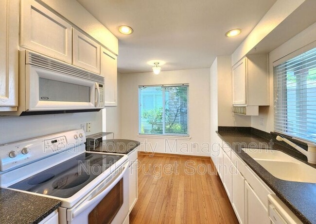 Building Photo - 1318 57th St SW