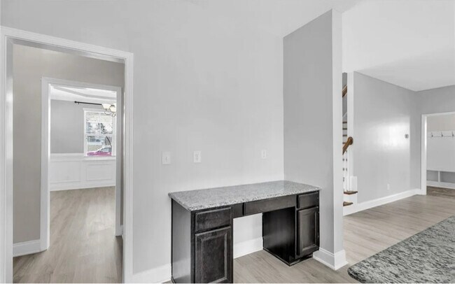 Building Photo - 908 Liberty Ln