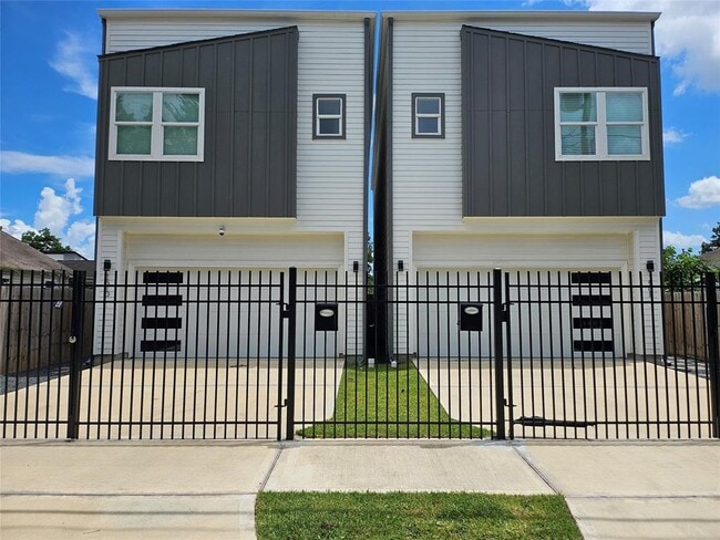 Building Photo - 1508 Weiss St