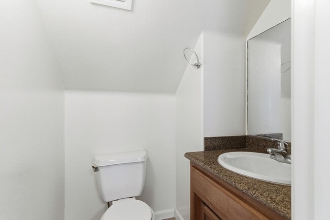 Building Photo - 726 K St