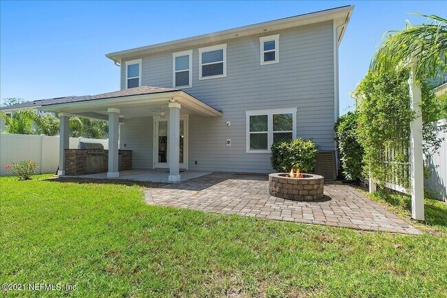 Building Photo - 1021 Seaside Dr N