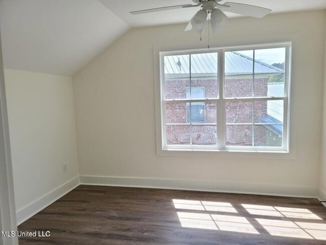 Building Photo - 317 Hamilton Ct