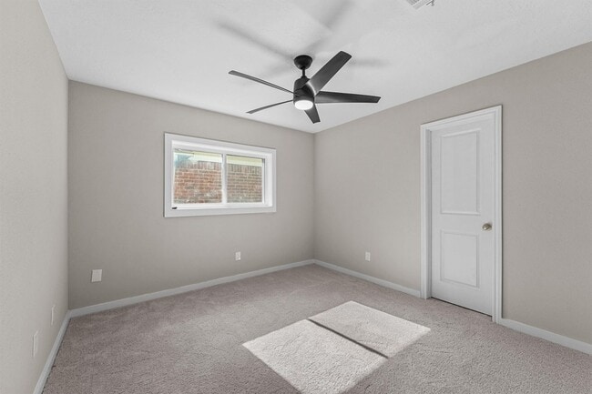 Building Photo - 16026 Beechnut St