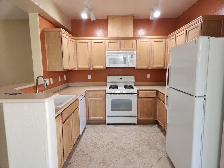 Building Photo - 6790 Caporetto Ln