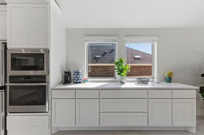 Building Photo - 111 Carolina Jasmine Dr