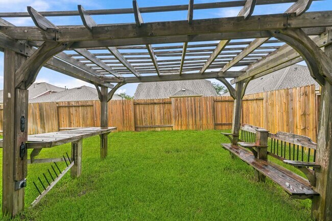 Building Photo - 3410 Golden Amber Ct