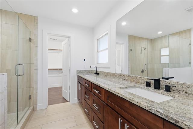 Building Photo - 6207 Royal Ln