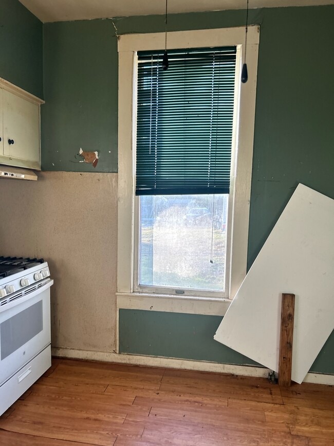 Building Photo - 206 Dallas St