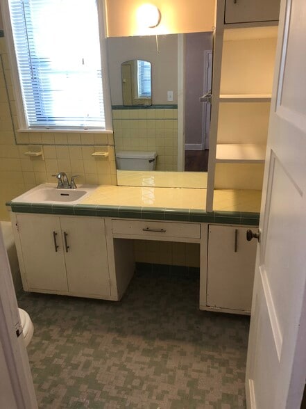 Guest Bath Vanity - 1623 Ivy St