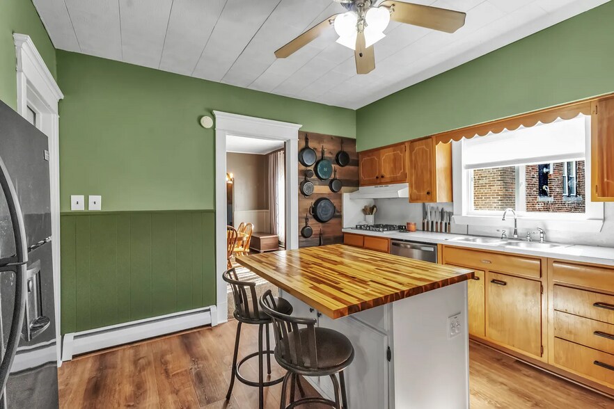 Building Photo - 12 Lovering Ave