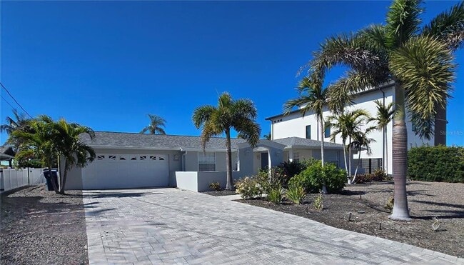 Building Photo - 3616 Royal Palm Dr