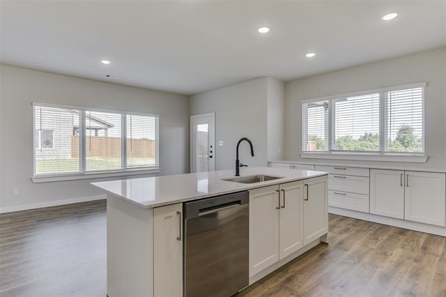 Building Photo - 4240 Clovis St