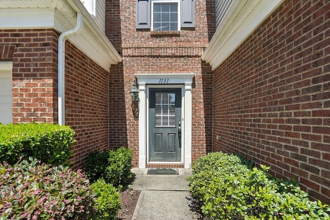 Building Photo - WONDERFUL TOWNHOUSE IN CARY-3 BEDROOMS 2 1...