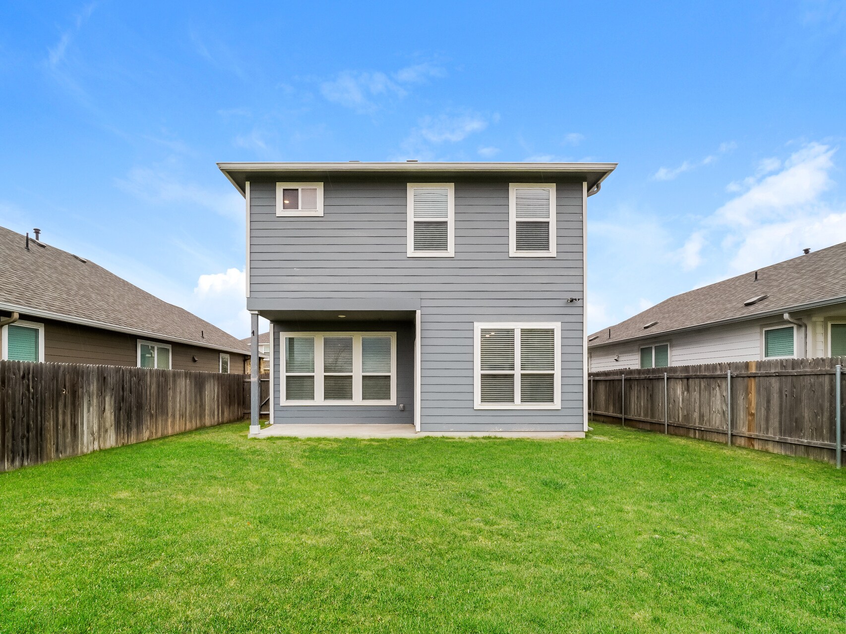 Building Photo - 2713 Brogan Crk