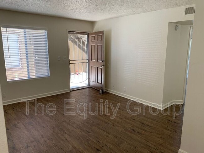 Building Photo - 3906 W Meadow Ave