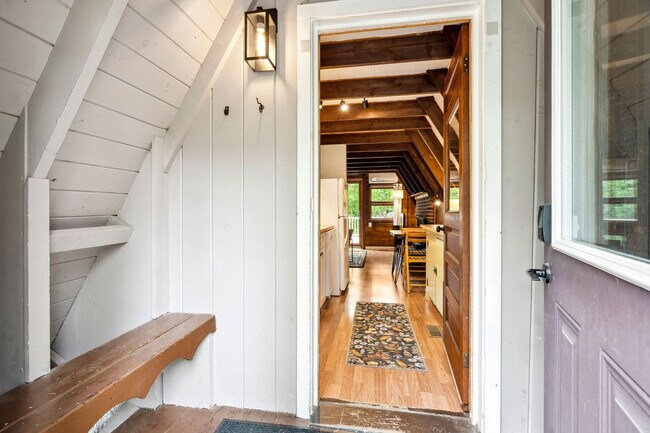 Building Photo - 51 Lake Pines Cir