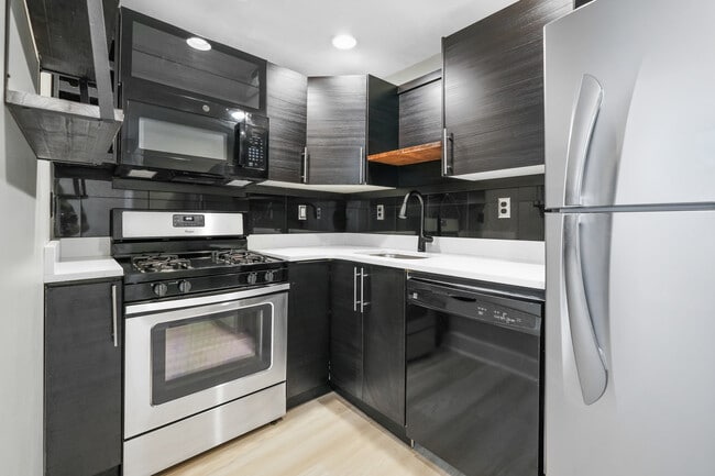 Kitchen - 1939 Fairland St