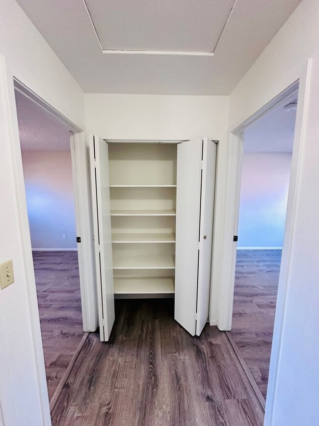 Building Photo - Charming Three Bedroom in Old Northwest Reno - Sewer & Trash Included! Available NOW!