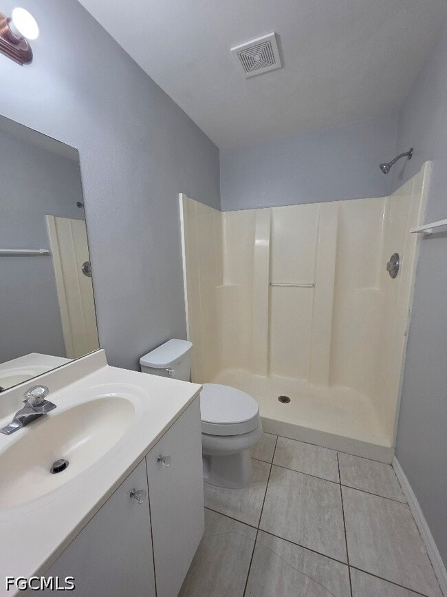 Building Photo - 4836 Golfview Blvd
