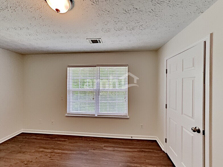Building Photo - 2999 Storybook Ln