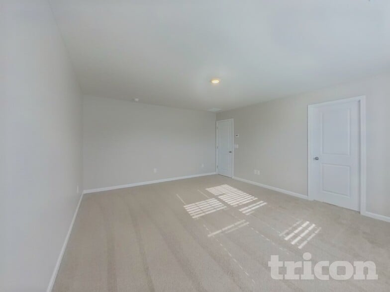 Building Photo - 5789 Oak Br Cir