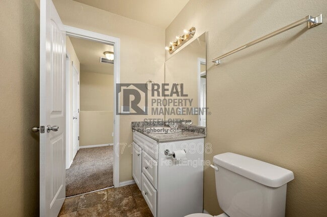 Building Photo - 947 E Kirkwood Dr