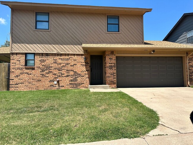Primary Photo - 2 bed 1.5 house NW OKC