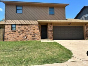 Building Photo - 2 bed 1.5 house NW OKC