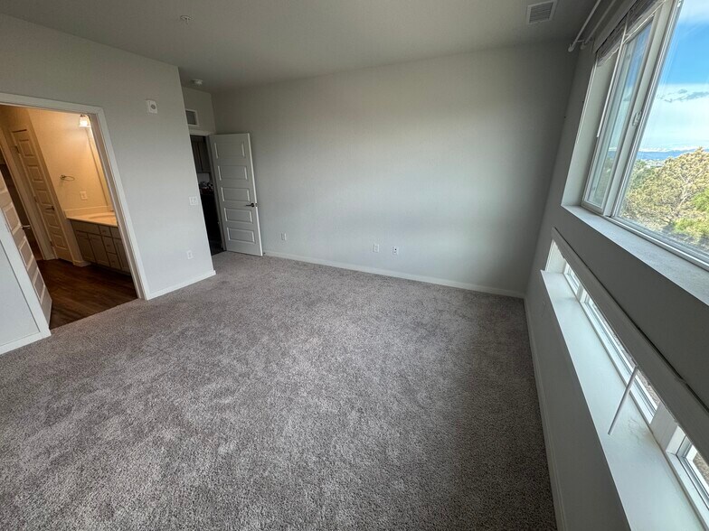 Building Photo - 487 Interlocken Blvd