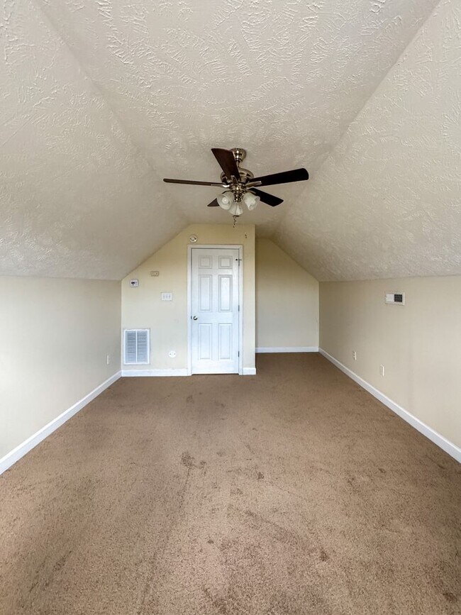 Building Photo - 316 Ivy Wood Lane