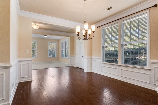Building Photo - 1234 King Springs Ct SE