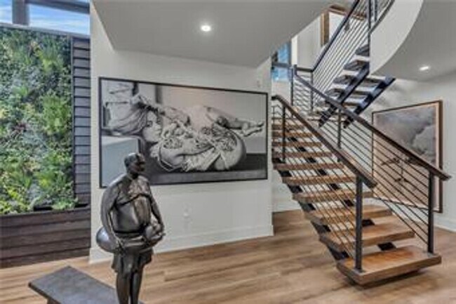 Building Photo - {5842} Luxury Rental in Forrest Ridge Esta...