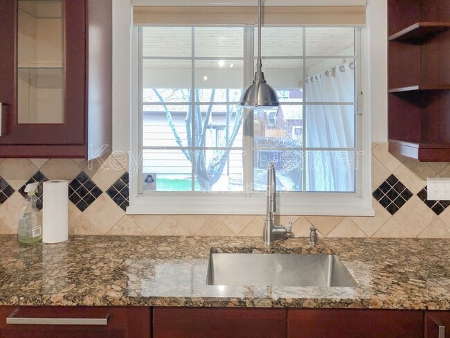 Building Photo - 2676 Perry St