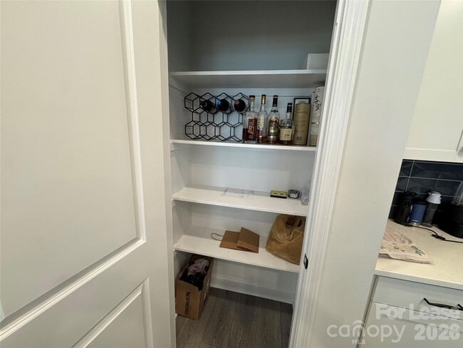 Building Photo - 335 Ladybird Ln