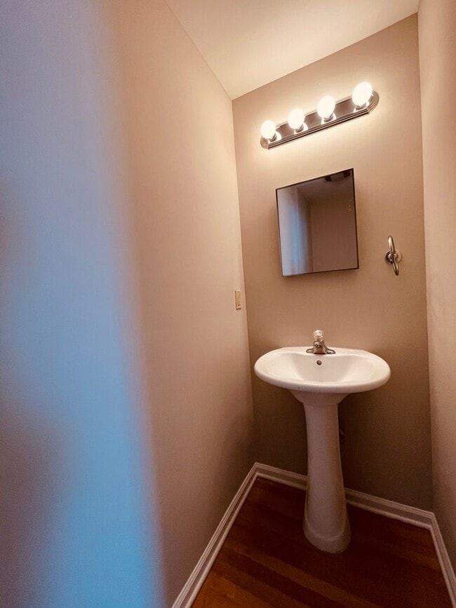 Building Photo - Townhome in Wilmington