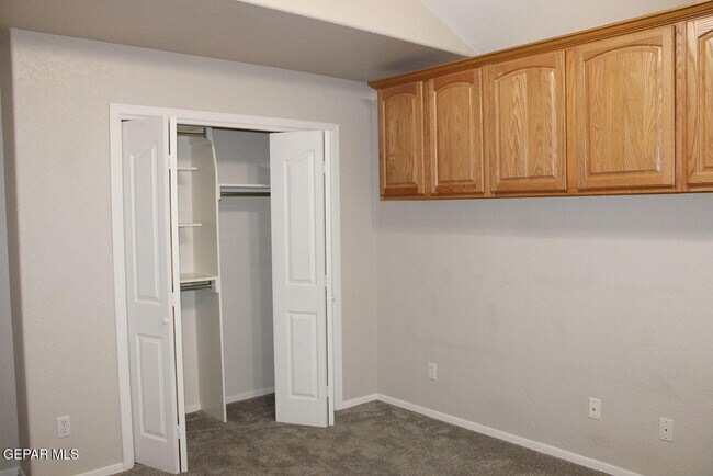 Building Photo - 221 Cloud Song E