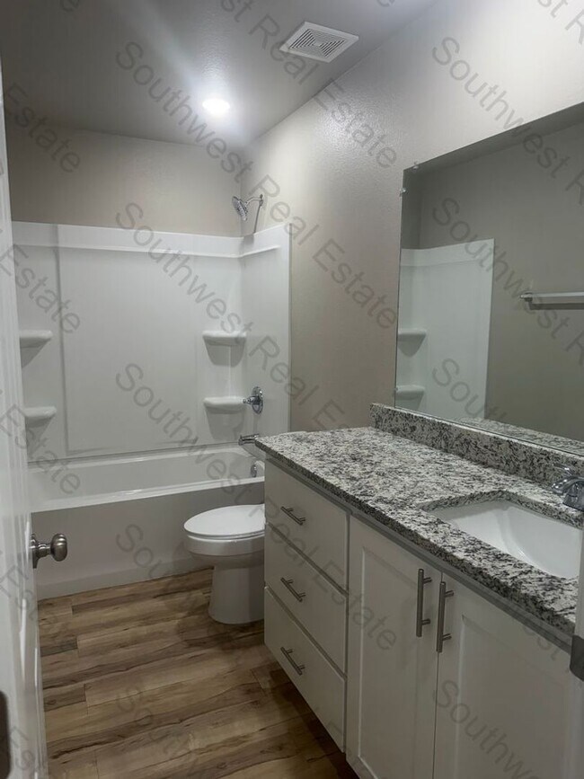 Building Photo - 1317 Mission Dr