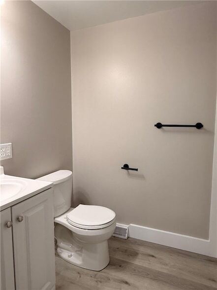 Building Photo - 714 Pershing St