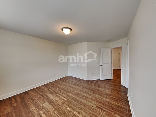 Building Photo - 5079 Trailwater Dr