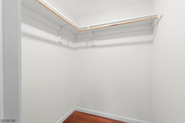 Building Photo - 173 Oakwood Pl