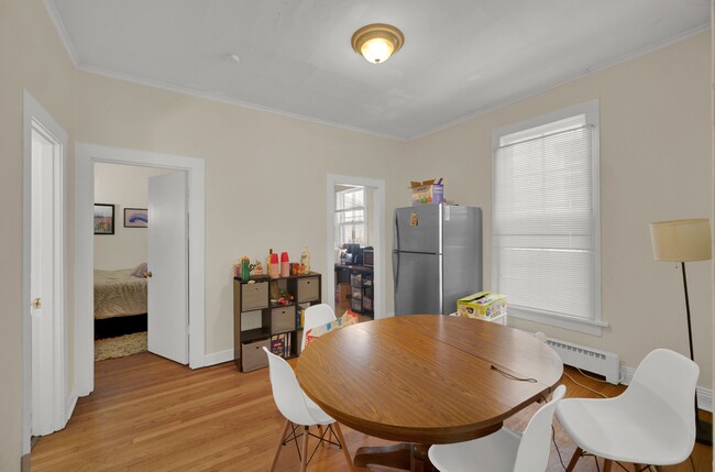 Building Photo - 2036 Sherman Ave