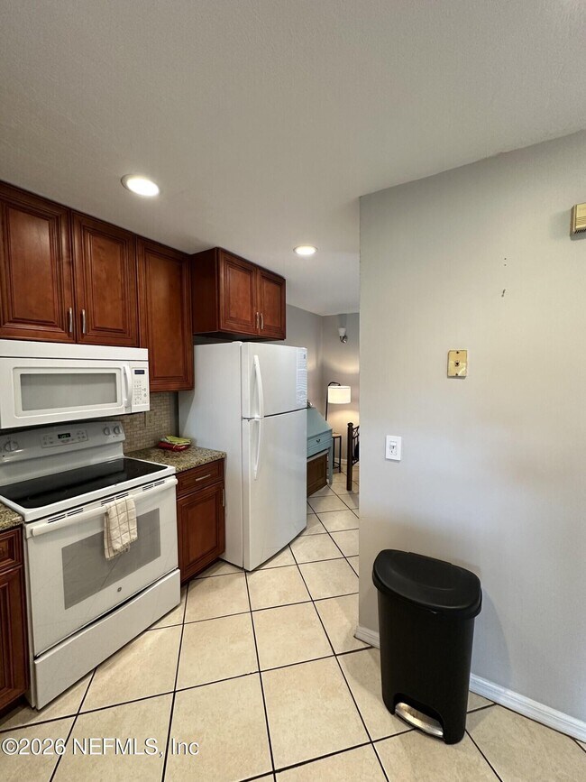 Building Photo - 4670-4A1A A1A S