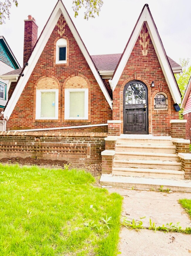 Building Photo - 5791 Somerset Ave
