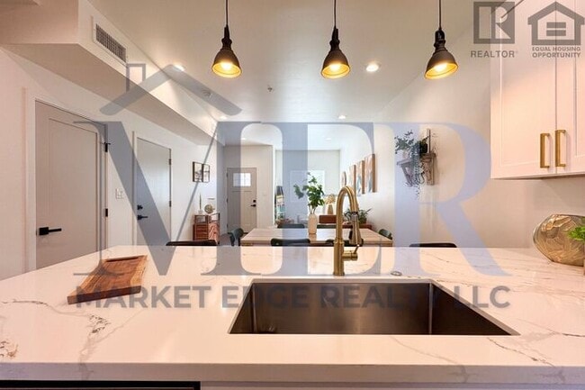 Building Photo - 3Bed/2.5Bath House in Sedona! FIRST MONTH ...
